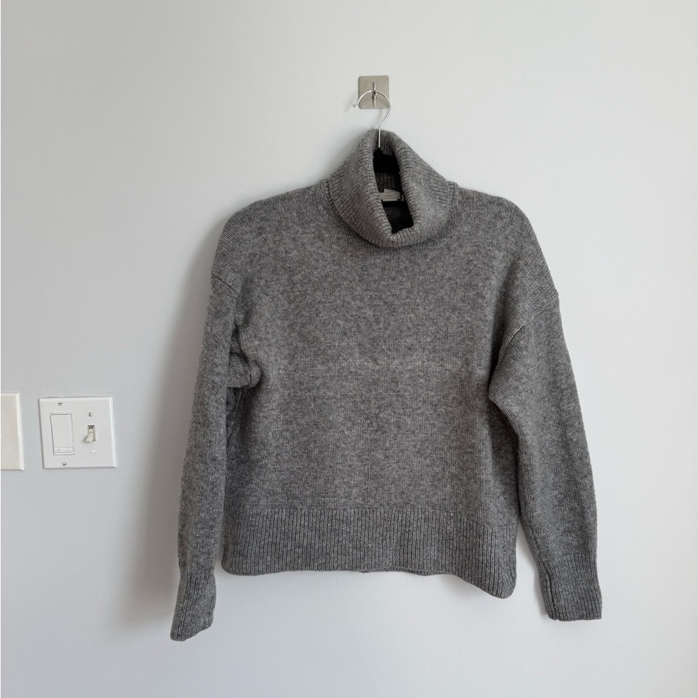 H&M Classic Gray Turtleneck Sweater